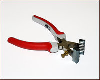 Wire pliers for retensioning the frames wire